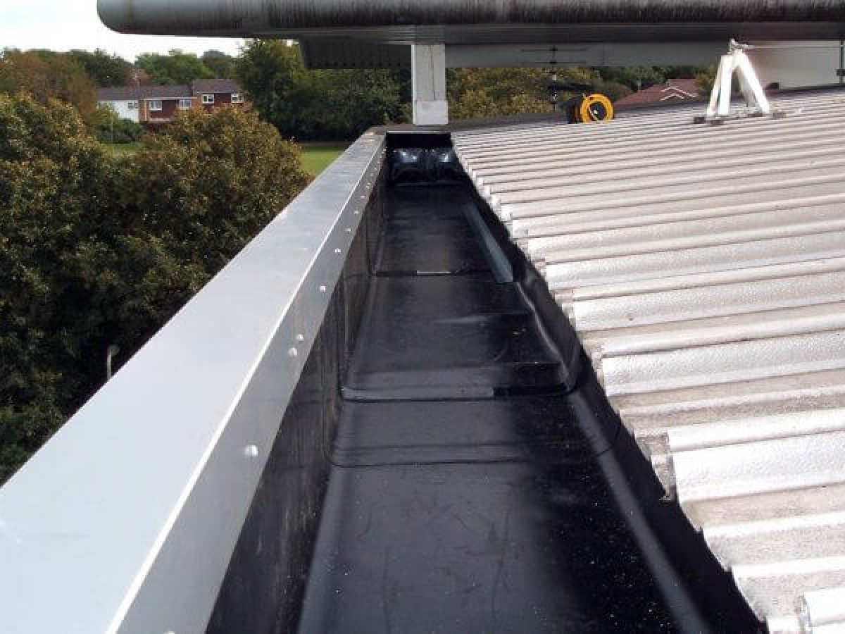 Commercial-Gutters